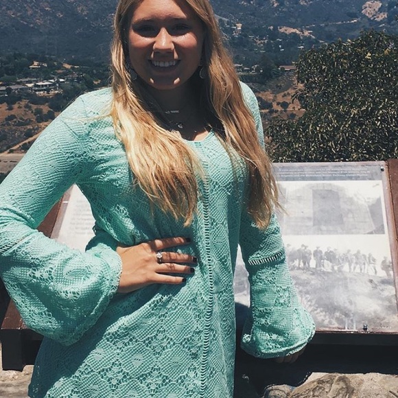 Lace pattern dress - Picture 4 of 4